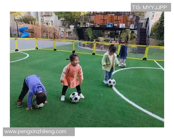 抛接球足球技巧提升训练方法与实战应用解析