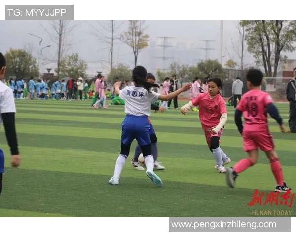 激情四溢的小学足球联赛点燃校园运动热情展现年轻球员风采